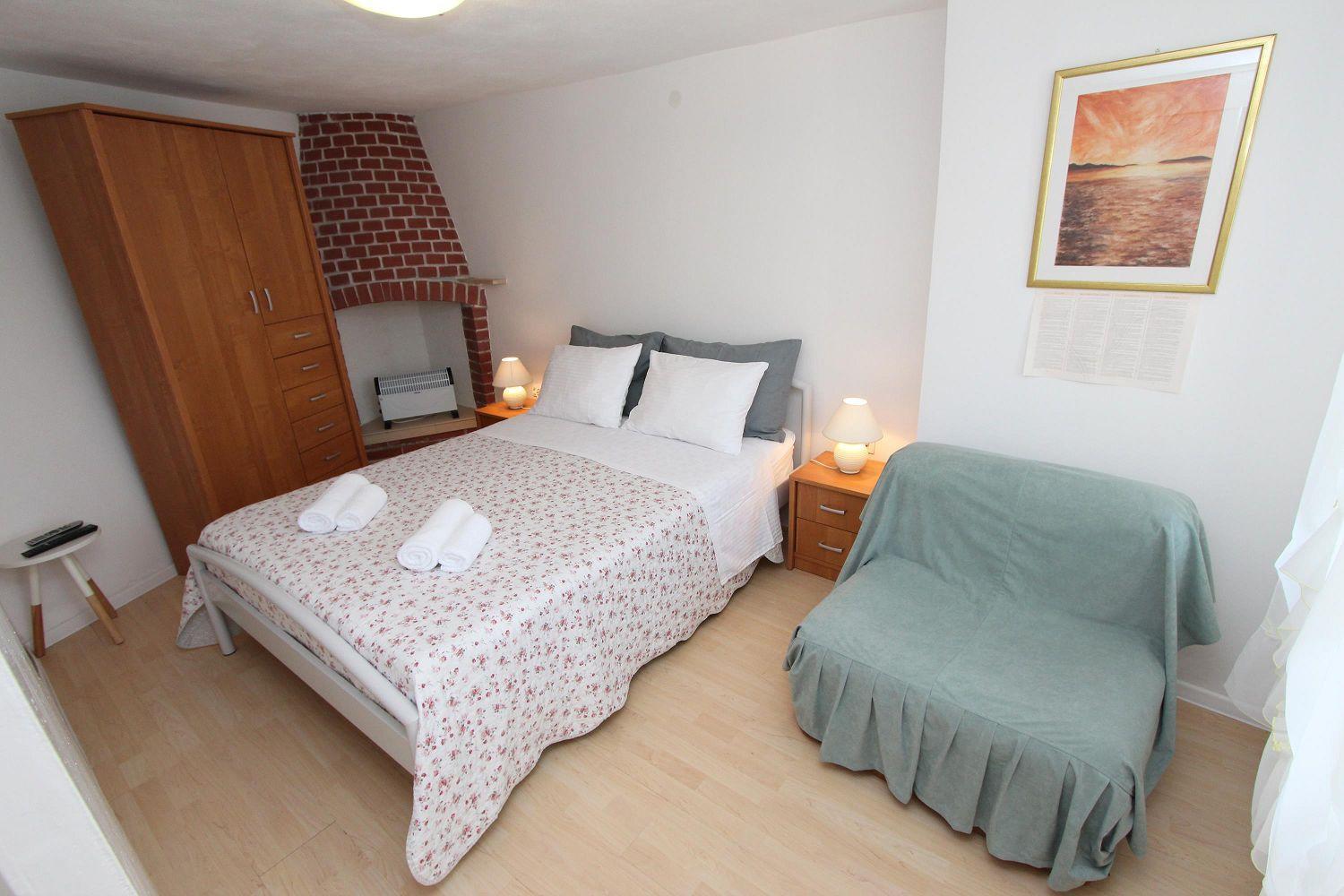Lauschiges Studio-apartment Nur 5 Gehminuten Zum Zentrum Von - Mit Privatparkplatz *